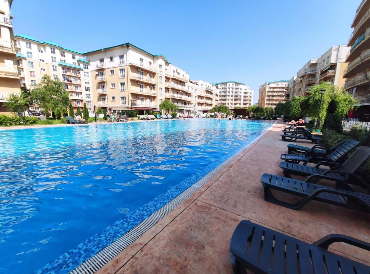 La Dolce Vita Apartment Stefanestii de Jos Luaran gambar
