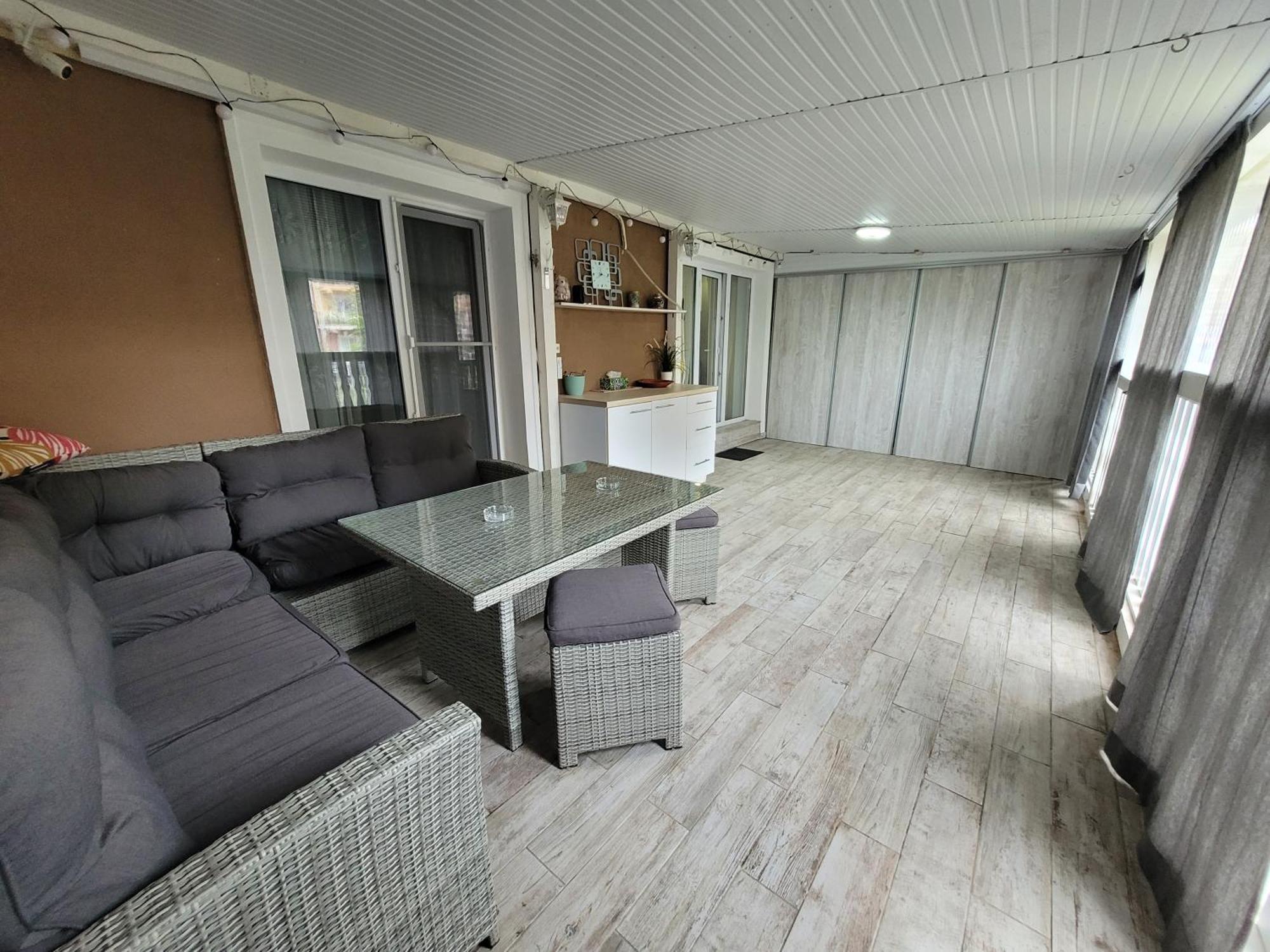 La Dolce Vita Apartment Stefanestii de Jos Luaran gambar