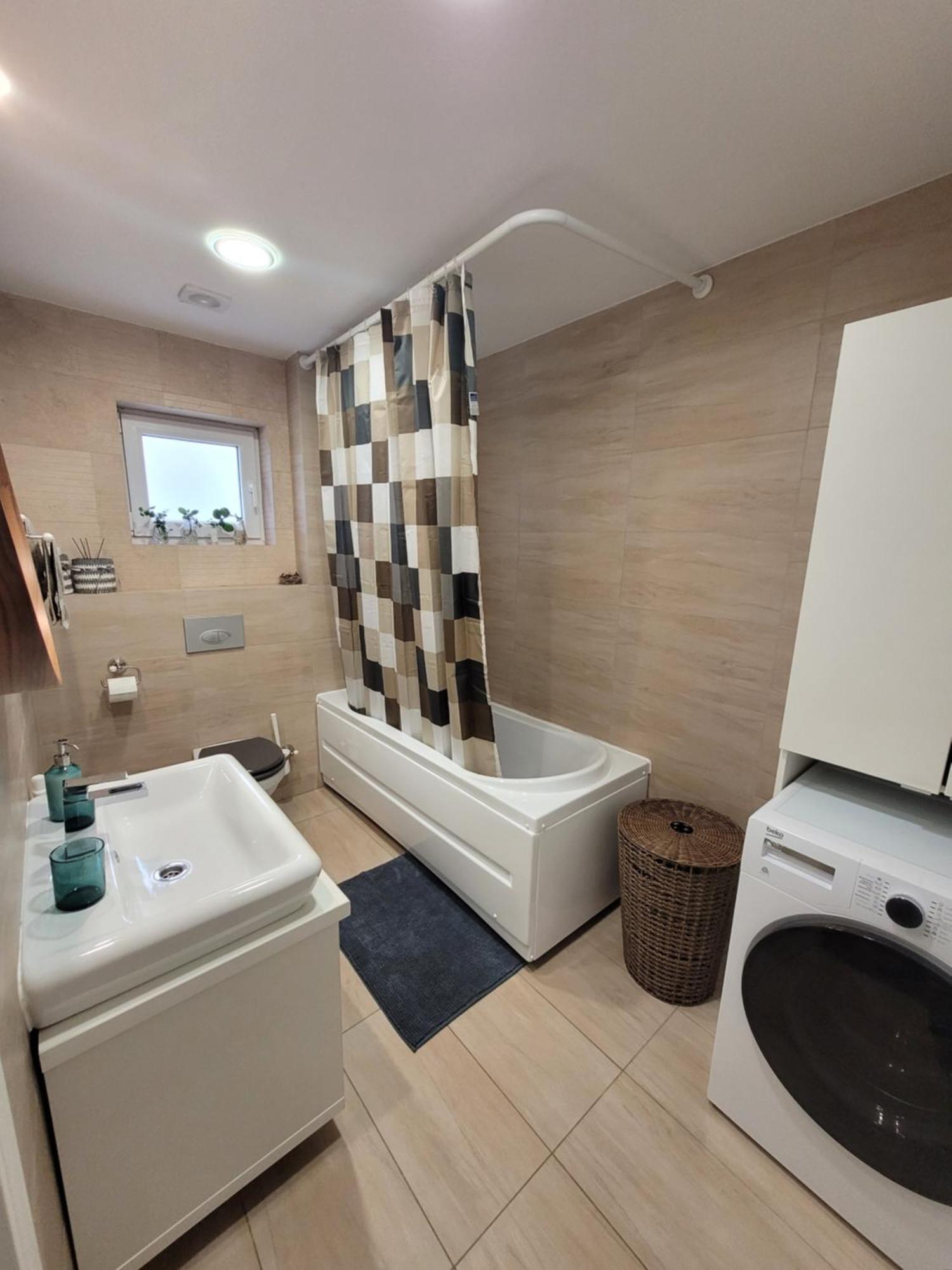 La Dolce Vita Apartment Stefanestii de Jos Luaran gambar