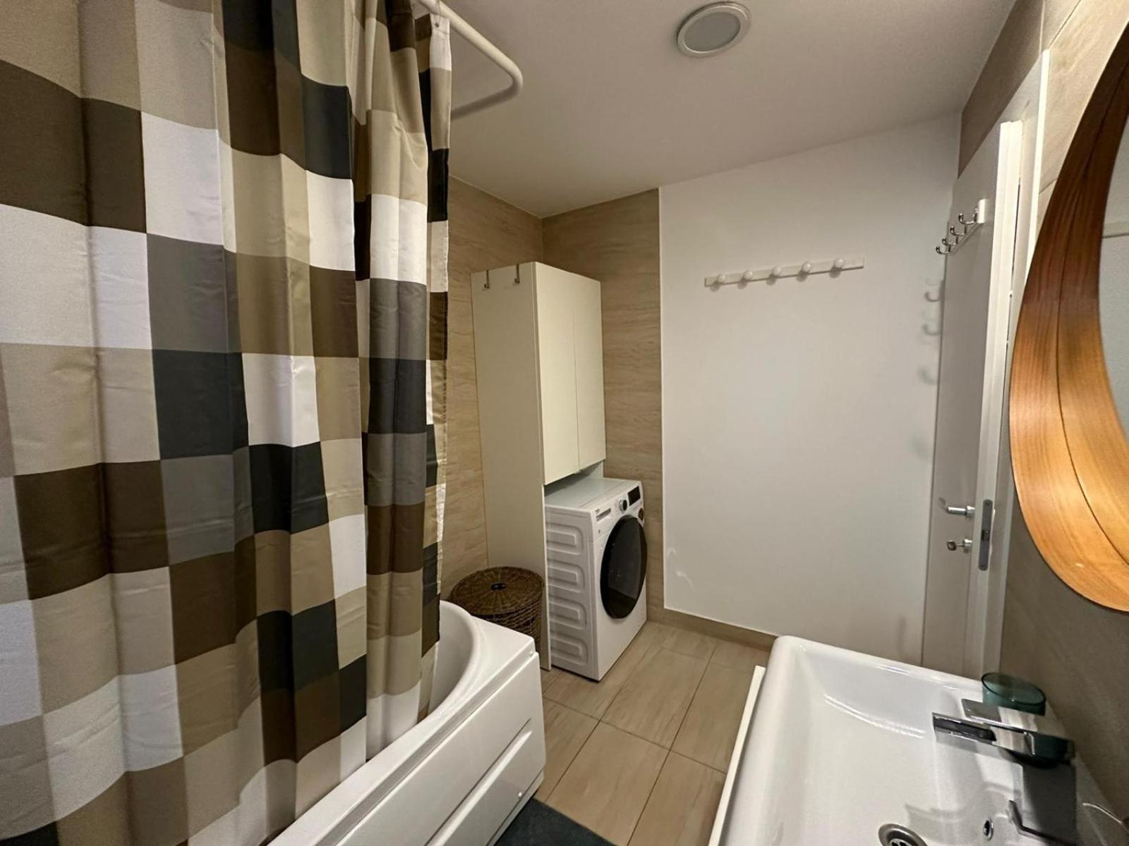 La Dolce Vita Apartment Stefanestii de Jos Luaran gambar