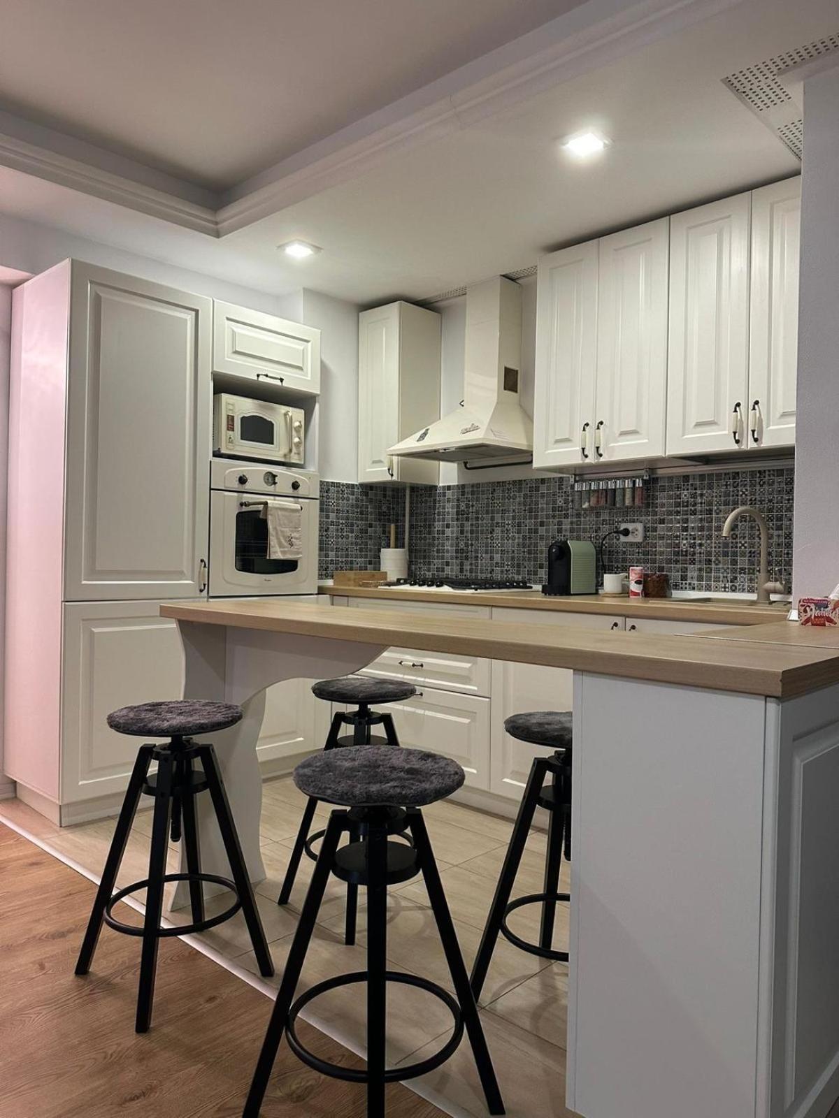 La Dolce Vita Apartment Stefanestii de Jos Luaran gambar